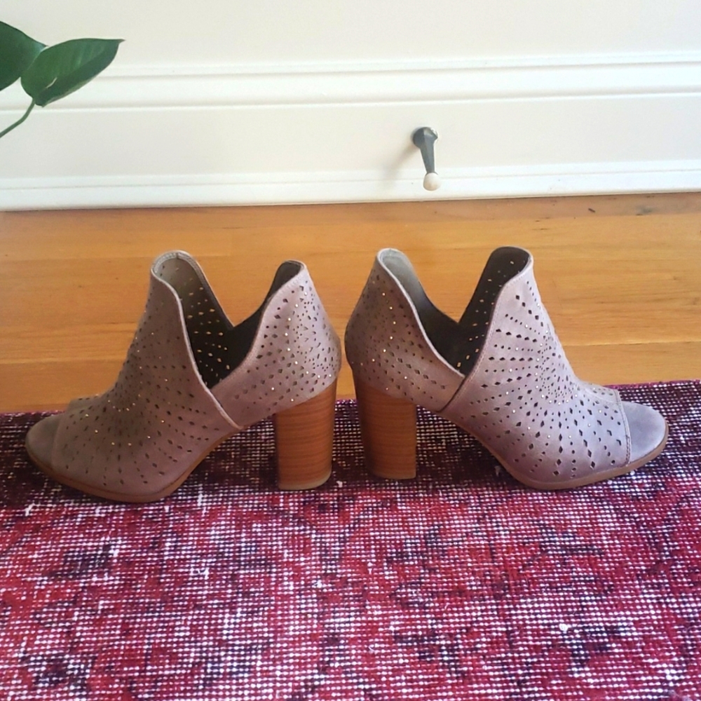 Fergalicious Booties - Picture 5 of 6